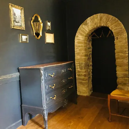 Le Chateau De Cambiaire 4*