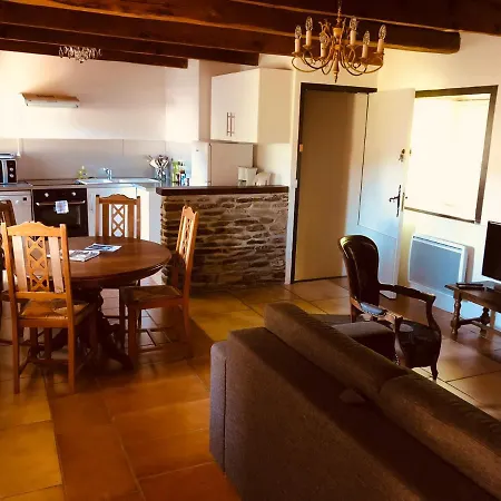 Le Chateau De Cambiaire Bed & Breakfast Saint-Etienne-Vallee-Francaise