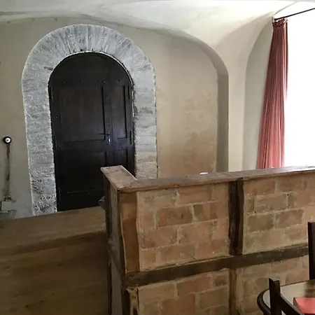 Le Chateau De Cambiaire Bed & Breakfast