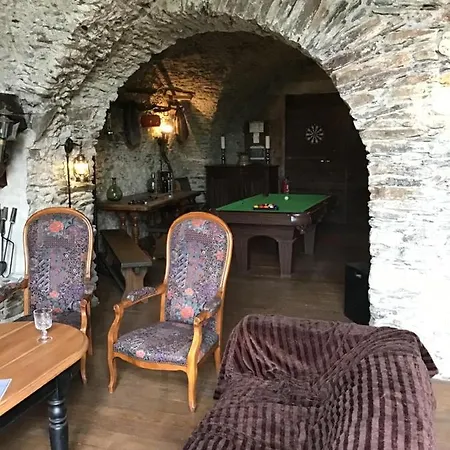 Le Chateau De Cambiaire Bed & Breakfast 4*