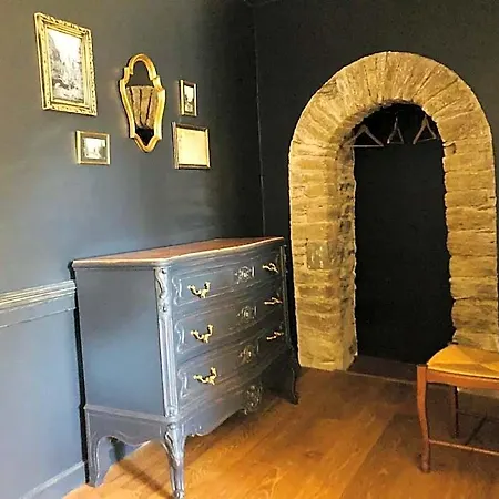 Le Chateau De Cambiaire 4*