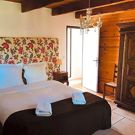 Le Chateau De Cambiaire Bed & Breakfast