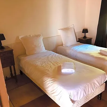 Le Chateau De Cambiaire Bed & Breakfast 4*