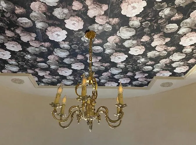 Le Chateau De Cambiaire Bed & Breakfast 4*